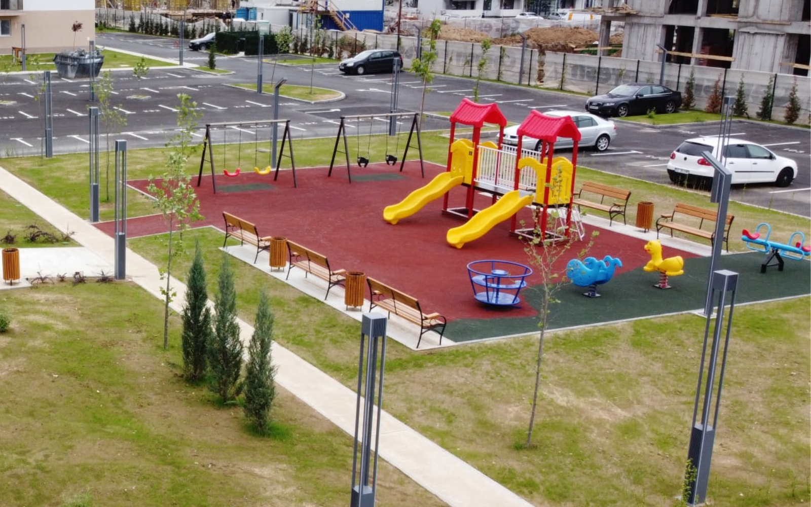 Amenajare complex de joaca exterior Primaria Calarasi, Parcul Queen