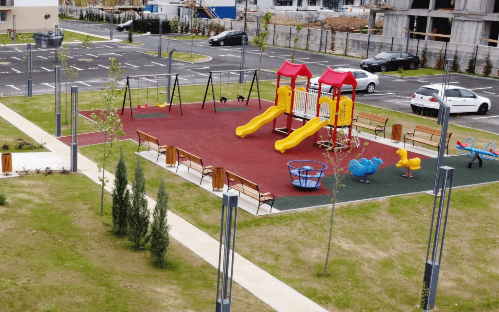 Amenajare complex de joaca exterior Primaria Calarasi, Parcul Queen