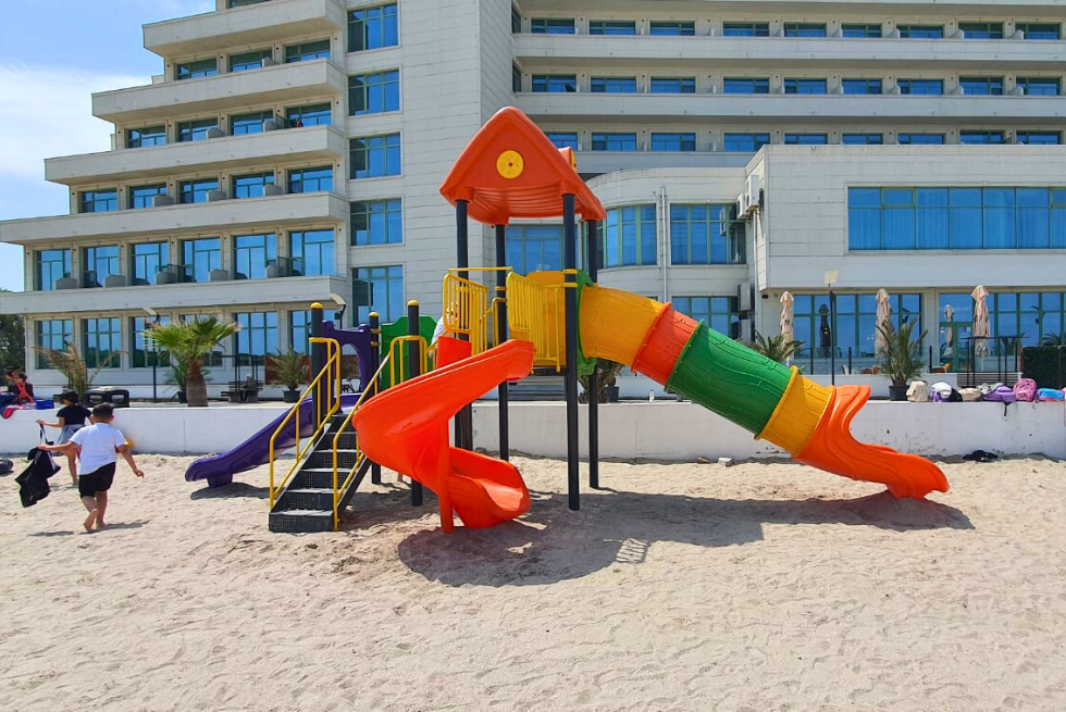 Amenajare complex de joaca exterior Hotel Malibu, Mamaia