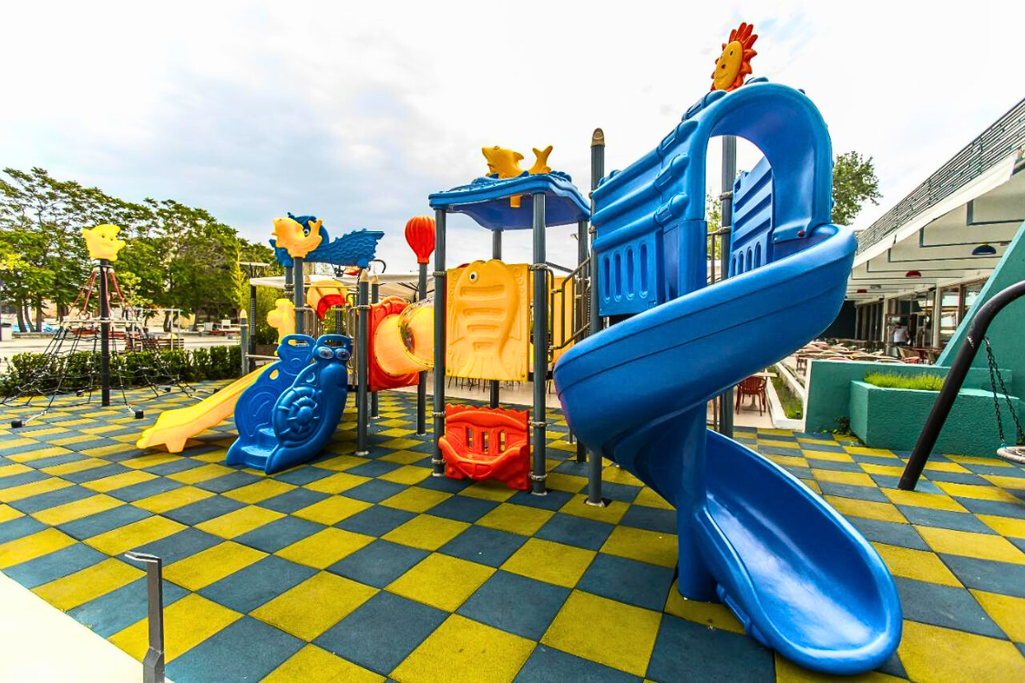 Amenajare complex de joaca exterior Hotel Riviera, Mamaia