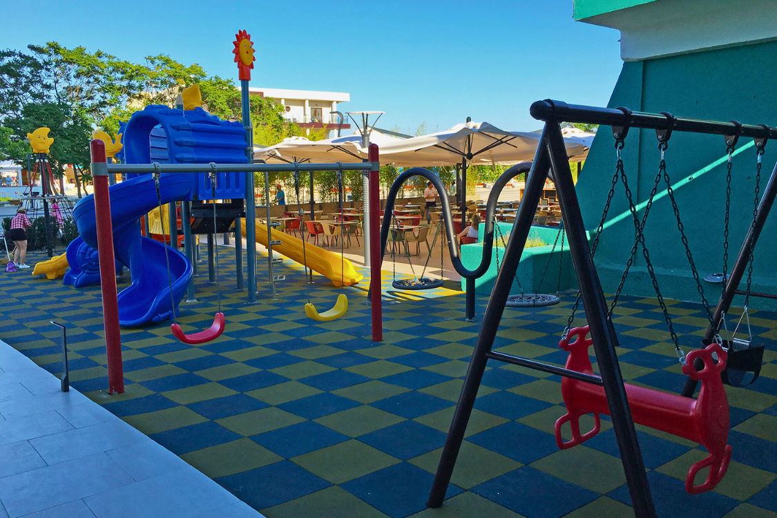 Amenajare complex de joaca exterior Hotel Riviera, Mamaia