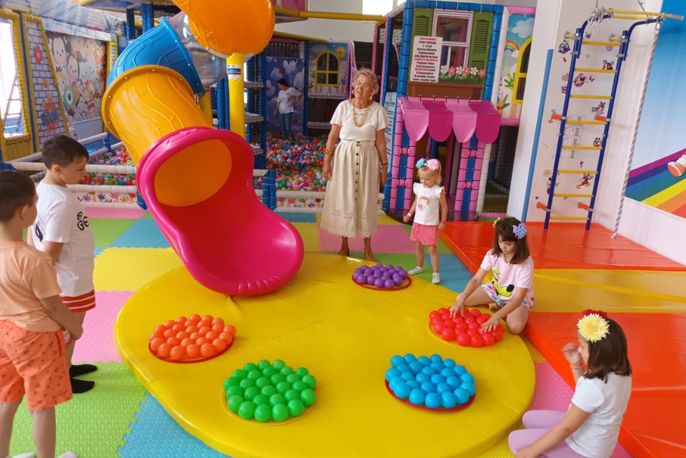 Amenajare loc de joaca de interior Zuzzy Kids, Botosani