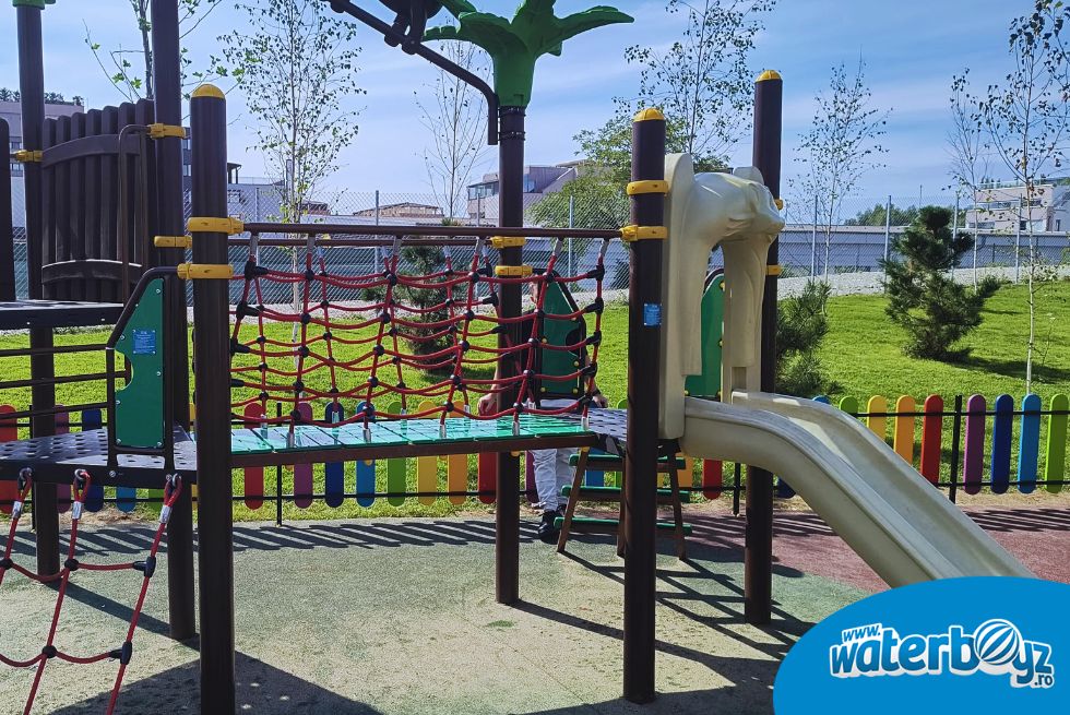 Designing outdoor playground Annabella Ramnicu Valcea