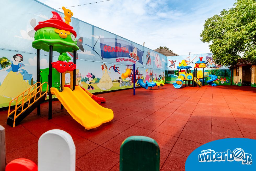 Arranging outdoor playground Kity Bity Kindergarten, Constanta