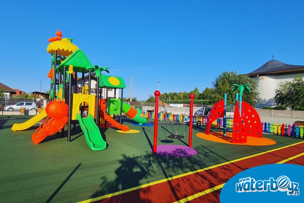 Amenajare loc de joaca de exterior Poppy's Playground Micesti, Alba Iulia