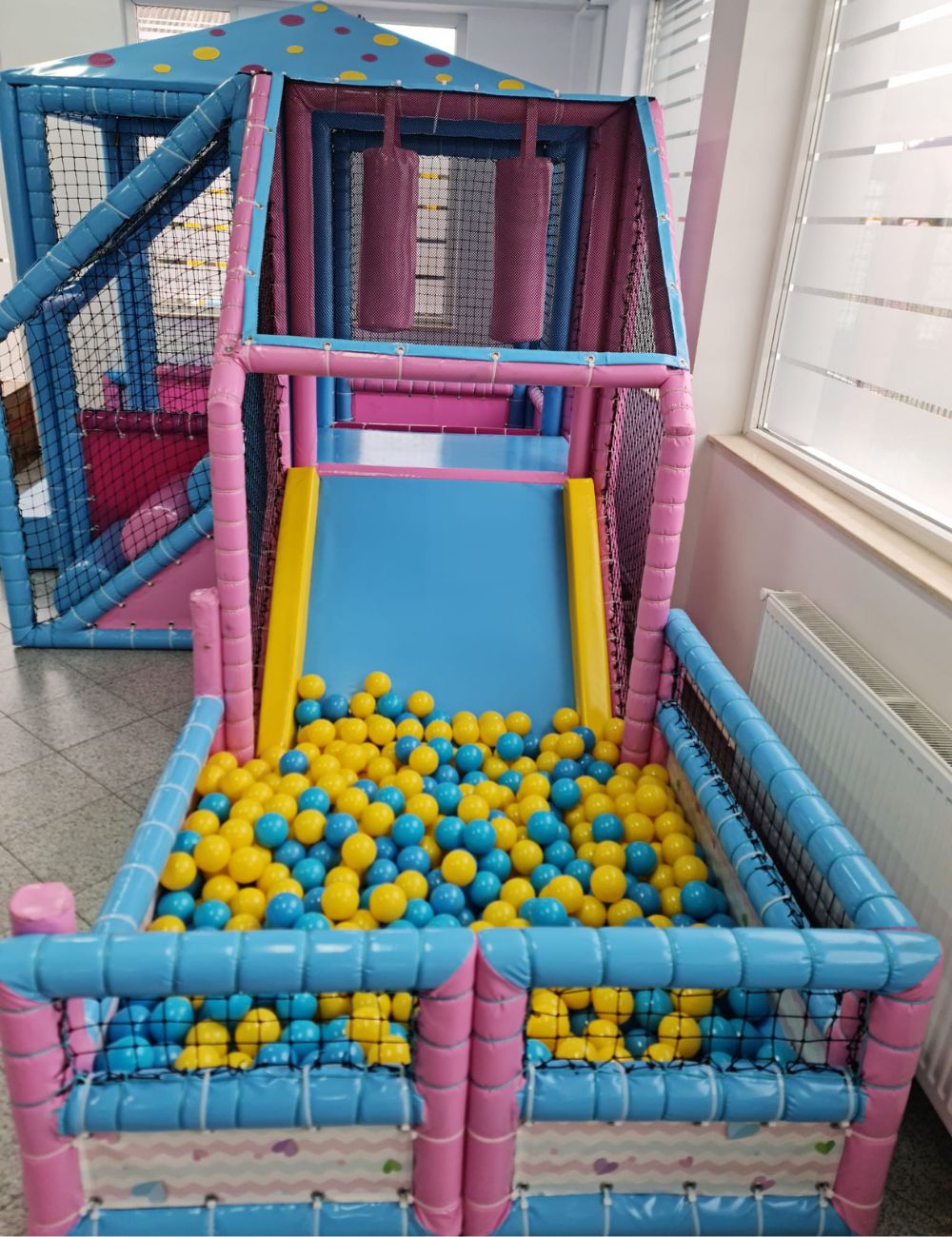 Amenajare loc de joacă de interior Funtastik Kids, Bistrita