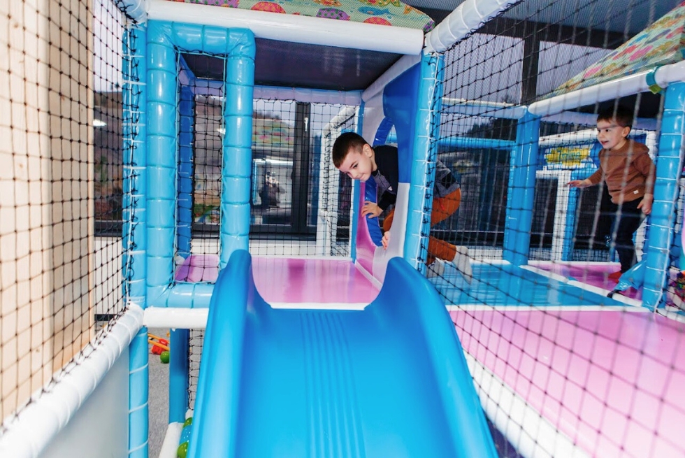 Amenajare loc de joaca de interior Happy Kids Play, Bistrita | Waterboyz