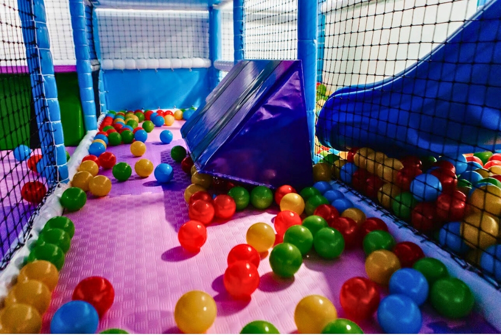 Amenajare loc de joaca de interior Happy Kids Play, Bistrita | Waterboyz