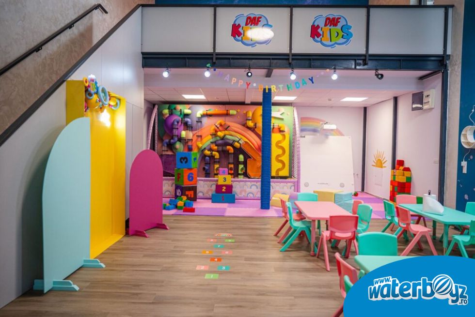 Amenajare complex de joaca exterior si interior DAF Kids Timisoara