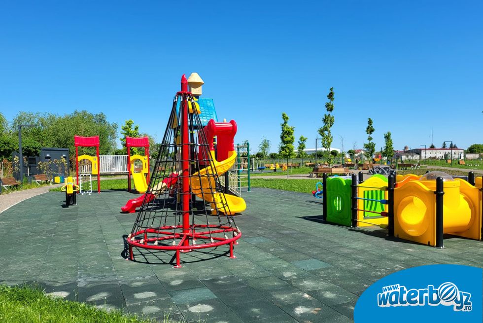 Amenajare complex de joaca exterior Parcul Careo, Satu Mare