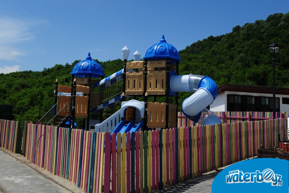 Ameanjare loc de joaca de exterior Ocnele Mari Valcea