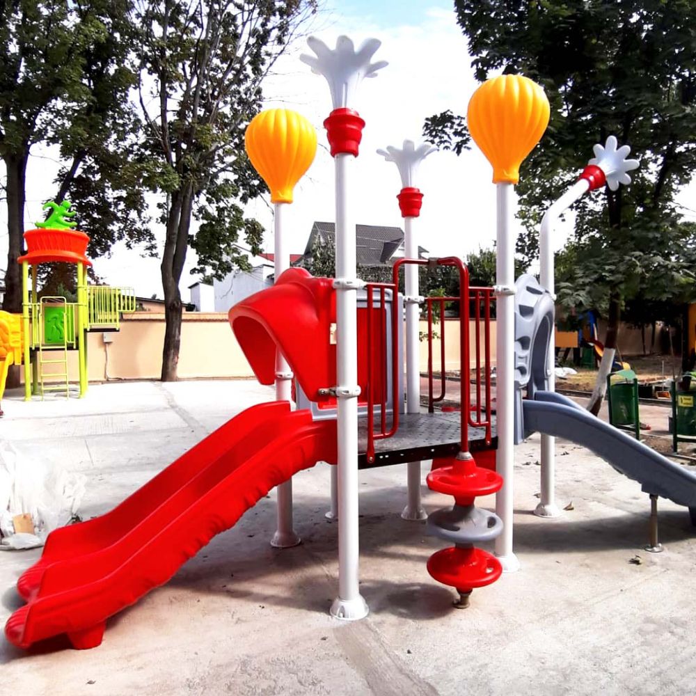 Amenajare complex de joaca exterior Primaria Calarasi, Parcul Queen