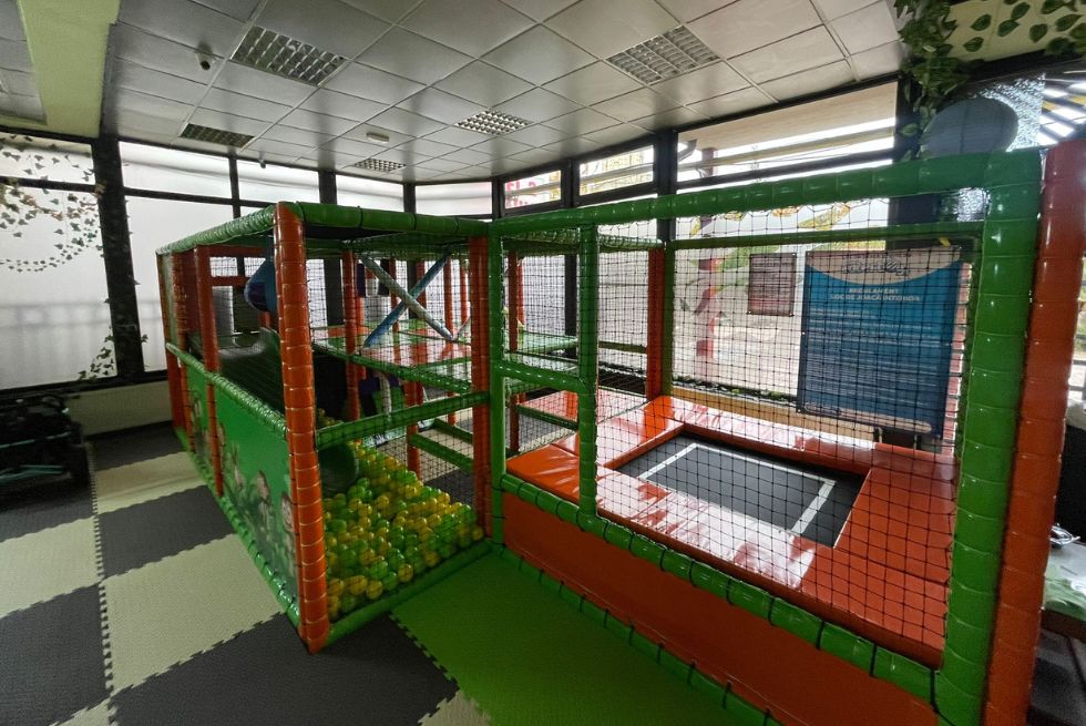Amenajare loc de joaca de interior Jungle Jump, Targoviste