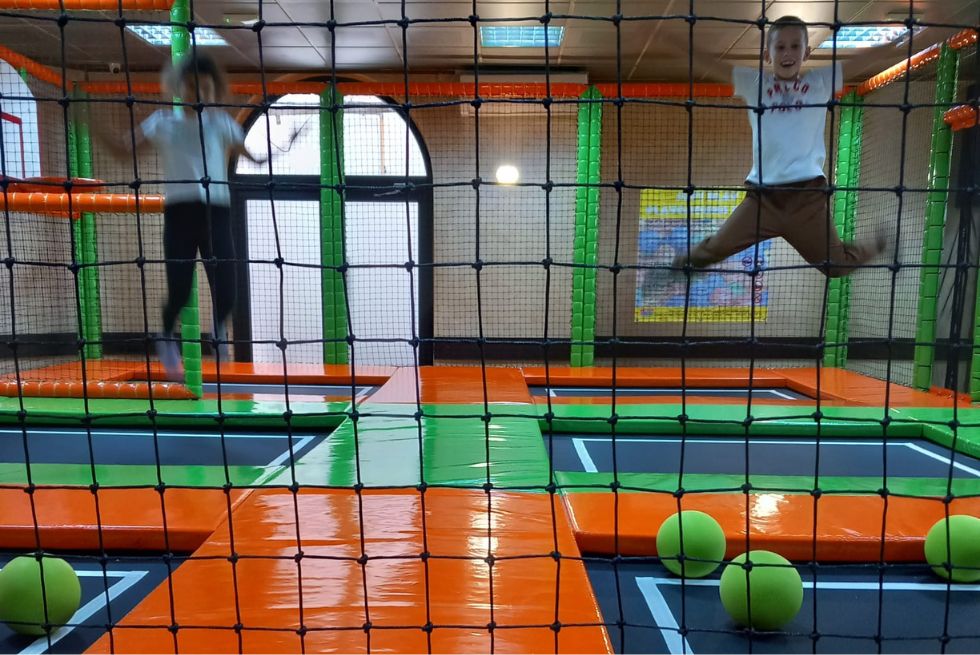 Amenajare loc de joaca de interior Jungle Jump, Targoviste